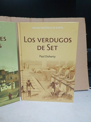 Dos libros de novela histórica de Paul Doherty