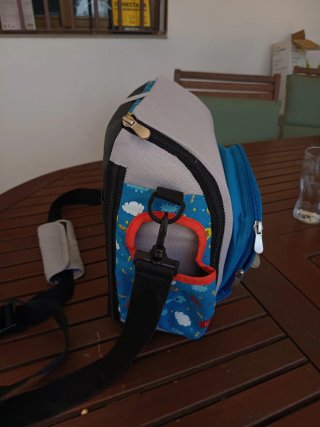 Trona portátil BBest gato superhéroe