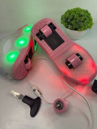 Zapatillas con ruedas y luces LED