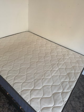 Cama con colchón 190x150