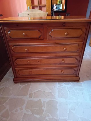 Dormitorio de madera estilo clásico