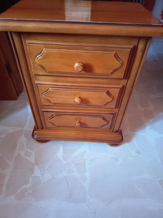 Dormitorio de madera estilo clásico