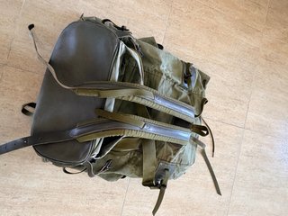 Mochila Altus Lona y piel Verde Militar Vintage.