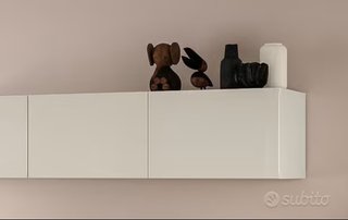 Ante pensili Ikea legno e plastica