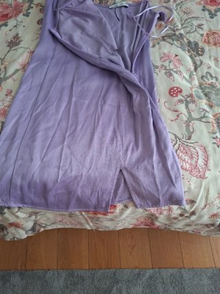 Mini vestido tirantes morado con abertura