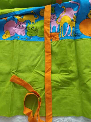 Cortina infantil con gatos