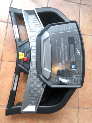 Consola de cinta de correr con pantalla