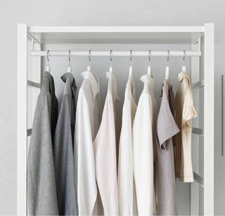 Estantería metálica blanca