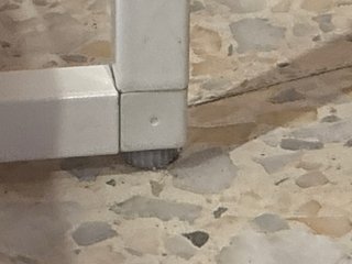 Estantería metálica blanca