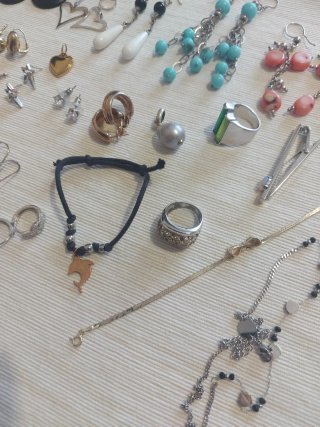 Set bigiotteria: orecchini, bracciali, anelli