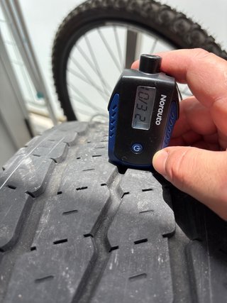 2 Neumaticos Continental 215/70 R15 al precio de 1