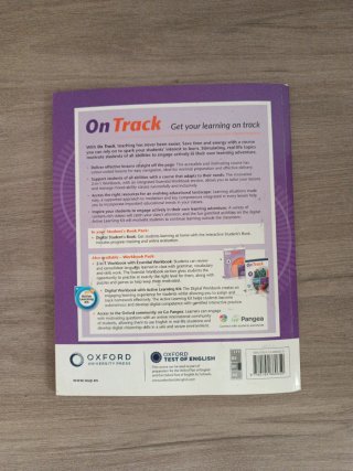 On Track 4 Student Book (Spain)