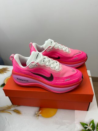 Nike Vomero 18 Plus NUEVAS