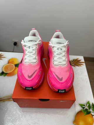 Nike Vomero 18 Plus NUEVAS
