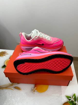 Nike Vomero 18 Plus NUEVAS