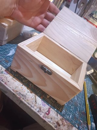 Cajita de madera decorada