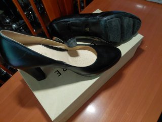 Zapatos de tacón negros para mujer