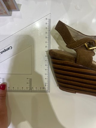 Sandalias tacón Bimba y Lola ante marrón
