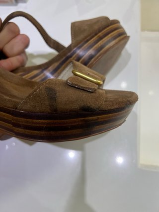 Sandalias tacón Bimba y Lola ante marrón