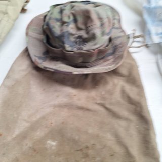 Sombrero de campana y bolsa aprovisionamiento