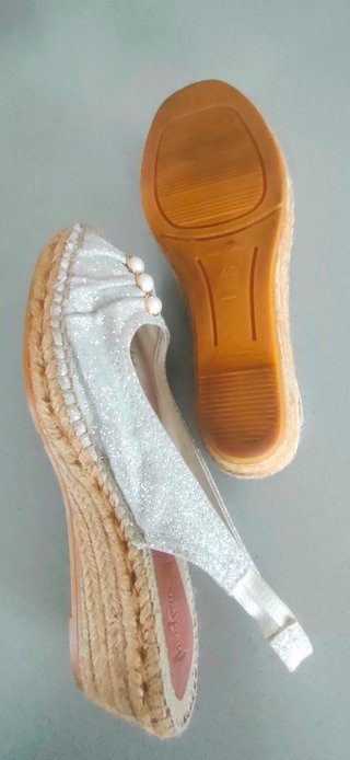Sandalias cuña Montané plata