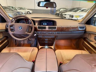 BMW 735i