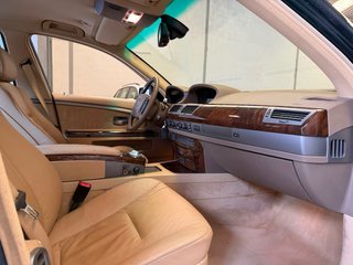 BMW 735i