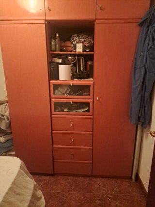 REGALO armario grande de madera y cristal