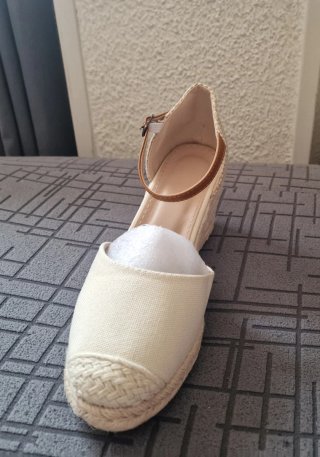 Sandalias cuña esparto hebilla mujer
