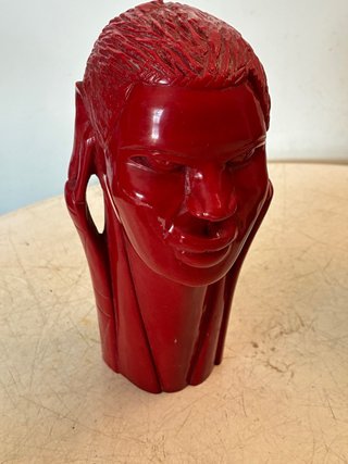 Figuras talladas de madera (2 unidades)