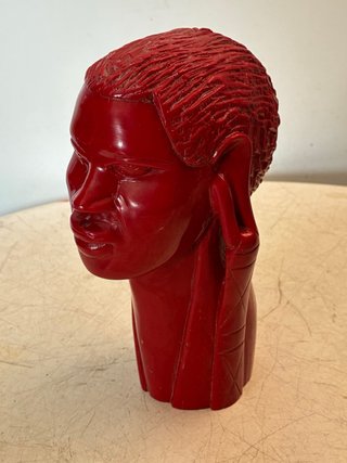 Figuras talladas de madera (2 unidades)