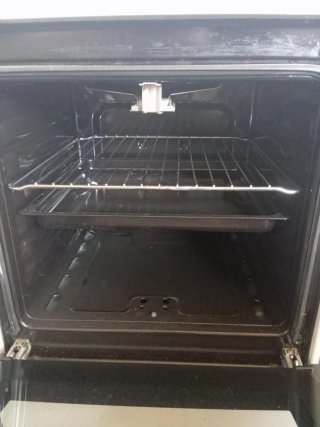 Fornello a gas Beko 4 fuochi e forno con cappa