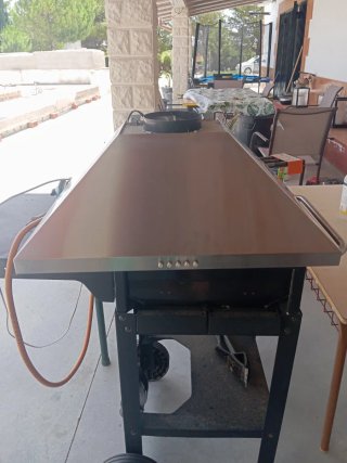 Fornello a gas Beko 4 fuochi e forno con cappa