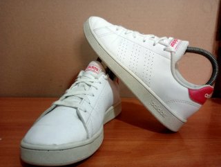 Zapatillas Adidas Blancas y Rojas