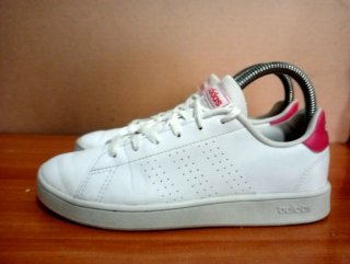 Zapatillas Adidas Blancas y Rojas
