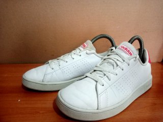Zapatillas Adidas Blancas y Rojas