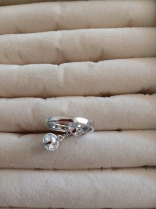 Anillo plata con colgantes de cristal
