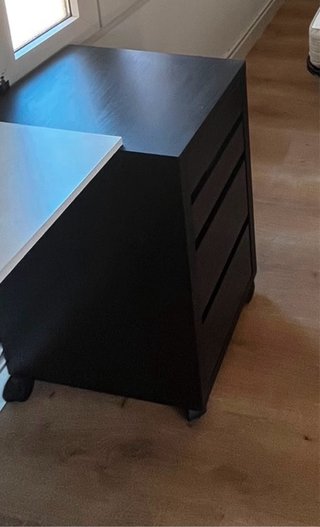 Cajonera negra con 3 cajones de Ikea