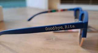 Gafas de sol infantiles azules y doradas