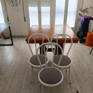 Mesa de comedor extensible y 3 sillas