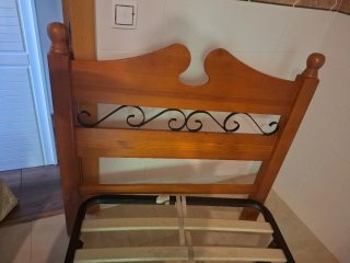 Somier y cabecero de madera y metal 190×90