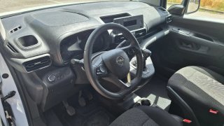 Opel Combo 2022, 6 velocidades, pocos km y pegatin