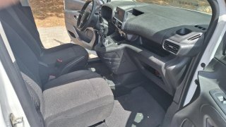 Opel Combo 2022, 6 velocidades, pocos km y pegatin