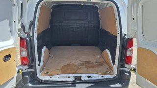 Opel Combo 2022, 6 velocidades, pocos km y pegatin