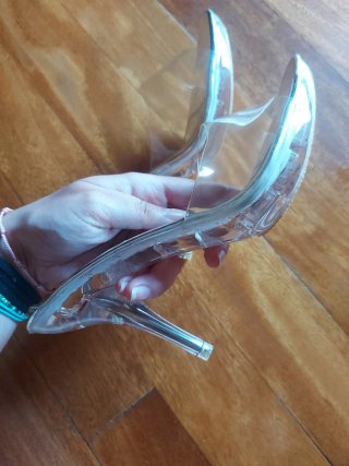 Tacones transparentes plateados talla 35