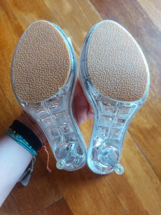 Tacones transparentes plateados talla 35