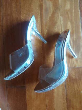 Tacones transparentes plateados talla 35
