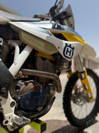 Moto Husqvarna Enduro/Motocross Azul/Blanca