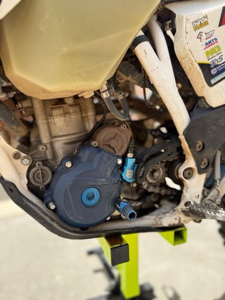 Moto Husqvarna Enduro/Motocross Azul/Blanca