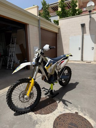 Moto Husqvarna Enduro/Motocross Azul/Blanca